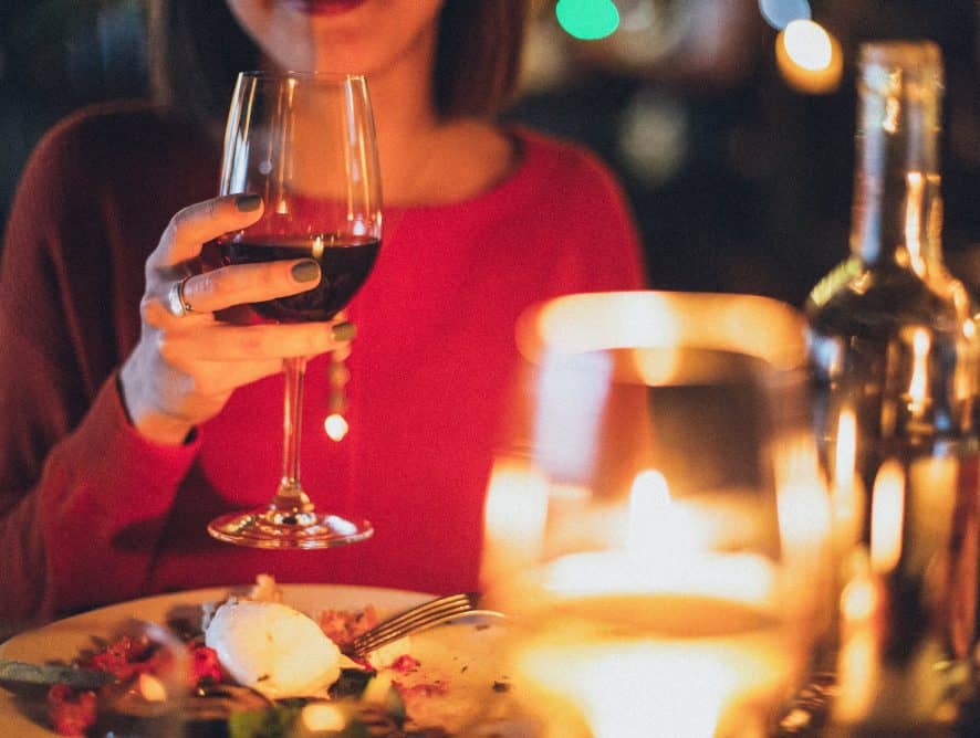 Jakimi zasadami kierować się dobierając wino do posiłku?