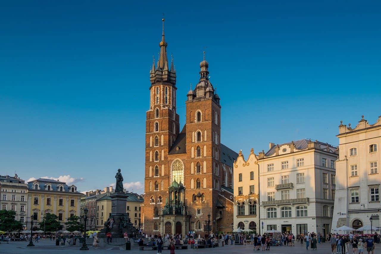Kraków – kładka dla pieszych i rowerzystów jest prawie gotowa
