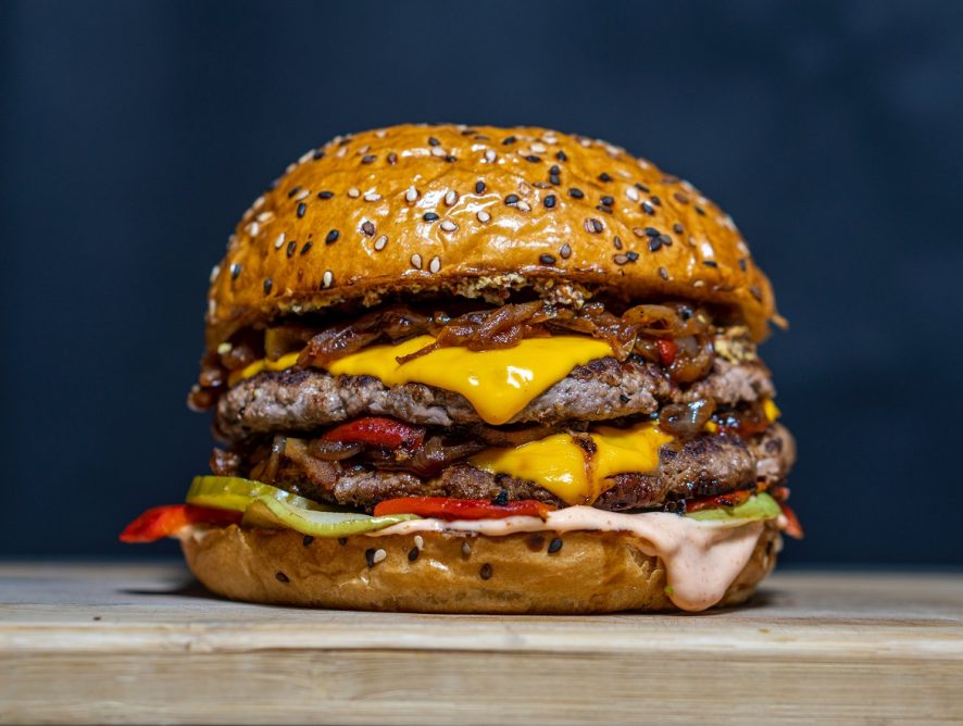 Kilka rad, które pomogą Ci w przyrządzeniu idealnego burgera