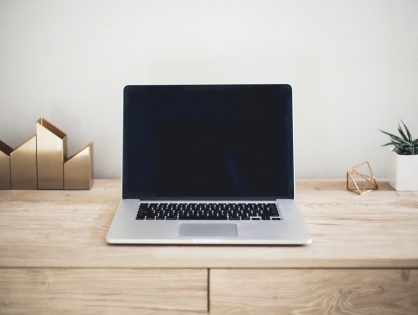 Jak wybrać laptop do pracy zdalnej?