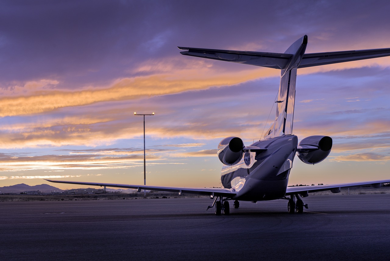 Lot prywatnym samolotem – jakie ma zalety?