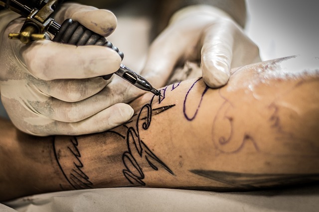 Maszynka do tatuażu: Twoje narzędzie sztuki na skórze